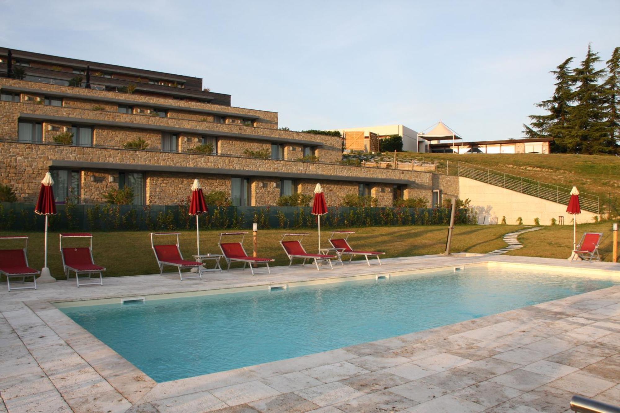 Ca' Del Lupo Hotel Montelupo Albese Exterior photo