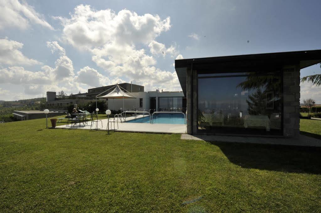 Ca' Del Lupo Hotel Montelupo Albese Exterior photo